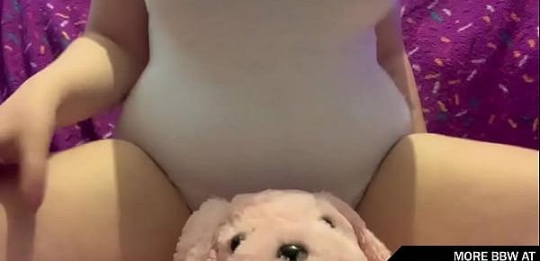  Curvy BBW Rubs Her Pussy With a Lucky Soft Toy Dog